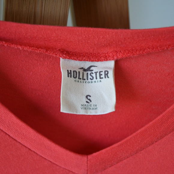 Hollister Bundle of 3 V-Neck Muscle Fit Tees - Picture 6 of 8